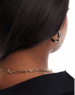 Curve necklace with open link tbar design with semi precious style square pendant in gold tone