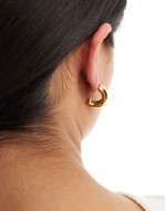Z stainless steel gold plated molten cresent hoops in gold