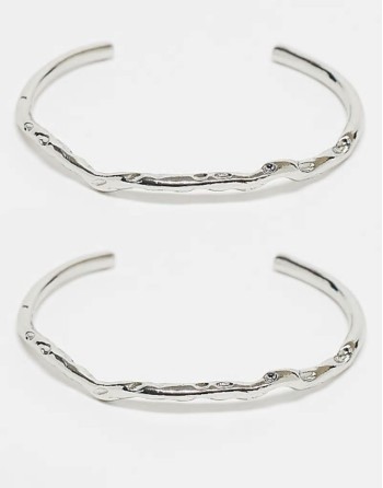 pack of 2 cuff bracelets with molten texture in silver tone